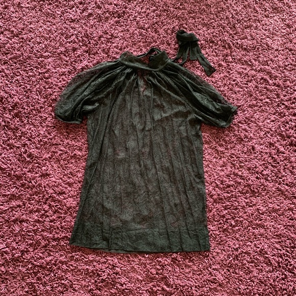 BCBG lace dress. - Picture 3 of 4